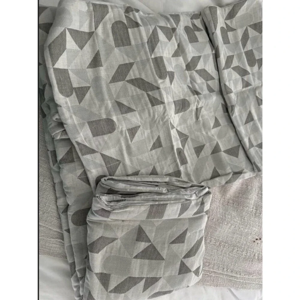 Modern Geo Matelassé Duvet Cover and Sham Set Threshold - Olive/Grey